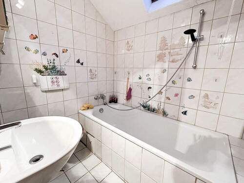 Bad DG - Mehrfamilienhaus, Wohnhaus in Ilshofen