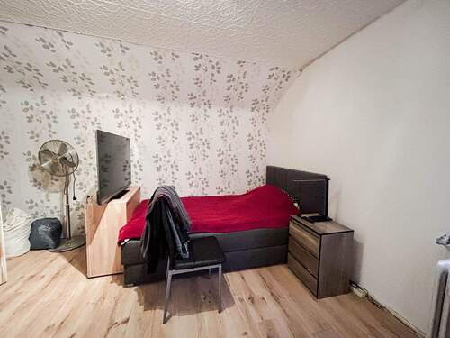 Schlafzimmer DG - Mehrfamilienhaus, Wohnhaus mit 214,80 m&sup2; in Ilshofen zum Kaufen