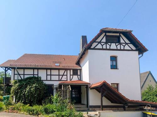 Haupthaus Vorderansicht - 1 Zimmer Mehrfamilienhaus, Wohnhaus zum Kaufen in Geithain