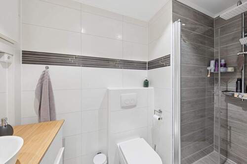 Duschbad / Gäste-WC - 5 Zimmer Einfamilienhaus in Rosengarten