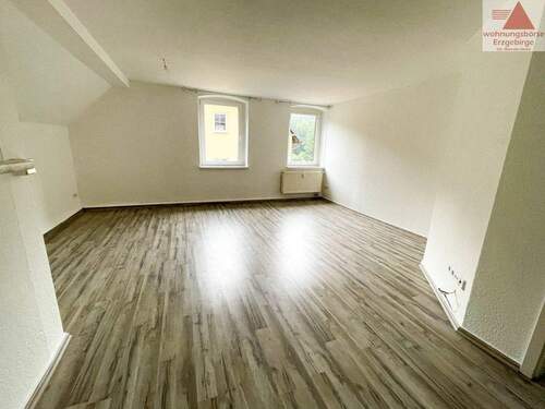 Wohnzimmer - 2 Zimmer Etagenwohnung zur Miete in Aue