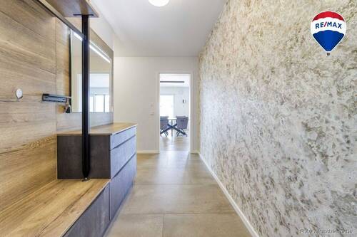 RE/MAX Immobilien Merzig-Perl Nahaufnahme - 5 Zimmer Etagenwohnung in Perl