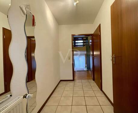 Flur - 5 Zimmer Reihenmittelhaus in Laatzen