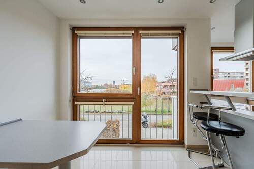 Küche mit Esstisch - 