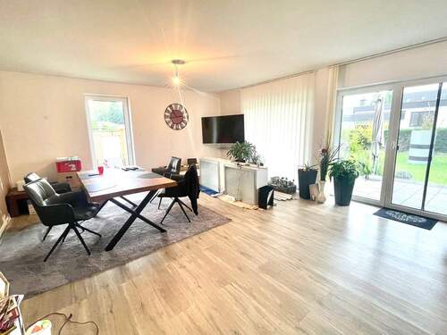 Wohn-Essbereich mit Terrassenausgang und ... - 3 Zimmer Terrassenwohnung in Troisdorf