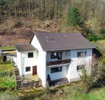 Einfamilienhaus auf großem Anwesen mit Garage - Merzig