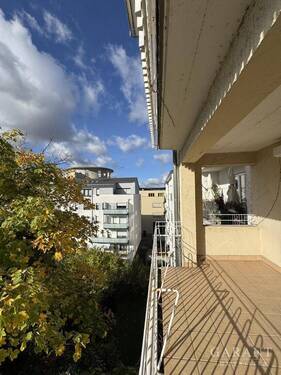 Balkon - 4 Zimmer Etagenwohnung zum Kaufen in Stuttgart
