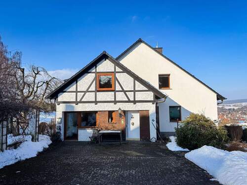 Außenaufnahme - 8 Zimmer Mehrfamilienhaus, Wohnhaus in Kaufungen