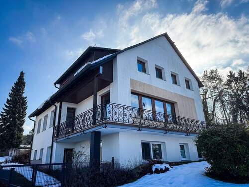 Außenaufnahme - Mehrfamilienhaus, Wohnhaus mit 248,00 m&sup2; in Kaufungen zum Kaufen