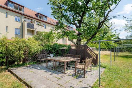 Teilansicht Grundstück - 3 Zimmer Etagenwohnung in Dresden