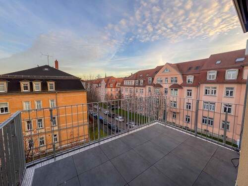 Balkon - 4 Zimmer Etagenwohnung in Dresden