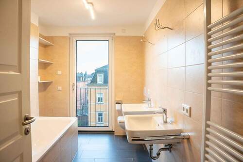 Bad - Etagenwohnung mit 99,90 m&sup2; in Dresden zum Kaufen