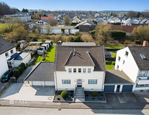 Außenansicht - 6 Zimmer Einfamilienhaus zum Kaufen in Wachtberg