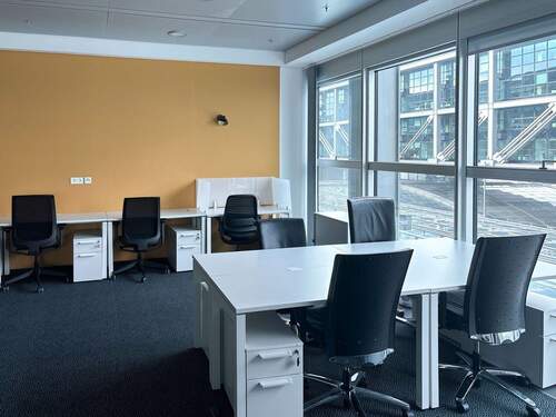 Property Image 1 - Coworking-Bereich in Regus Berlin Hauptbahnhof