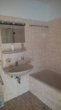 Bad - 2 Zimmer Etagenwohnung in Berlin