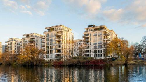 Am Wasser gelegen - 