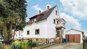 Außenansicht 1 - Einfamilienhaus mit großem Garten in Schwalbach