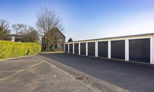 Garagenhof - 2 Zimmer Etagenwohnung in Meerbusch / Büderich