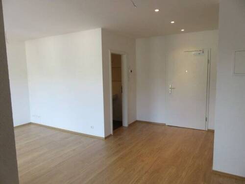 Wohn- u. Schlafbereich - Schönes, helles Apartment (Nr. 18) im 4. OG mit Balkon in zentraler Lage