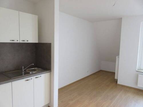 Wohn- u. Schlafbereich - Etagenwohnung mit 36,00 m² in Plauen zur Miete