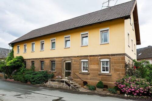 Bild 4 - Einfamilienhaus mit 270,00 m&sup2; in Mainleus zum Kaufen