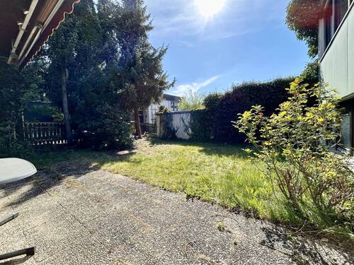 Blick in den Garten - 6 Zimmer Einfamilienhaus in Erlangen