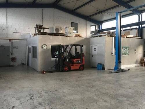 Umkleide & WC Mitarbeiter - 