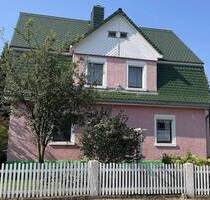 Ihr großzügiges Zuhause mit Gartenhaus - Neustadt