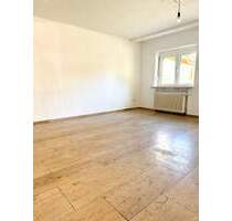 +++ 3-ETAGEN-HAUS MIT VIEL PLATZ UND GROßER TERRASSE IN WEIHERHOF +++ - Zirndorf