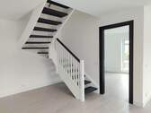 Treppe und Büro Eingangstür EG - 
