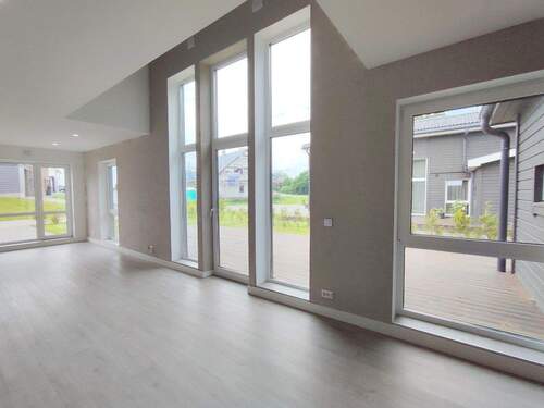 Wohnzimmer mit Ausgang auf die - 