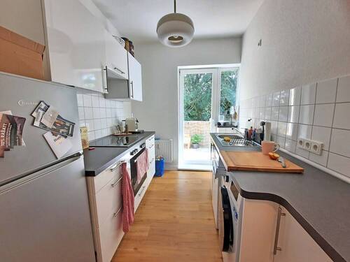 Küche mit Balkon - 2 Zimmer Etagenwohnung zum Kaufen in Hamburg