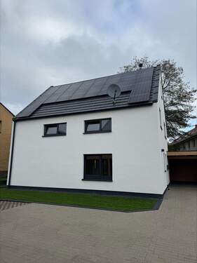 Objekt außen - 4 Zimmer Einfamilienhaus zur Miete in Oldenburg / Donnerschwee