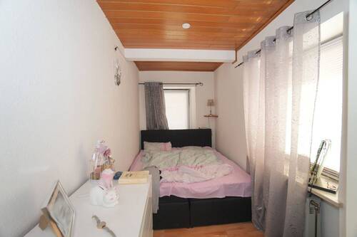 Schlafzimmer 1 - Etagenwohnung mit 80,00 m² in Schwabach zum Kaufen