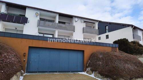 Garageneinfahrt - Etagenwohnung mit 43,00 m&sup2; in Schonach im Schwarzwald zum Kaufen