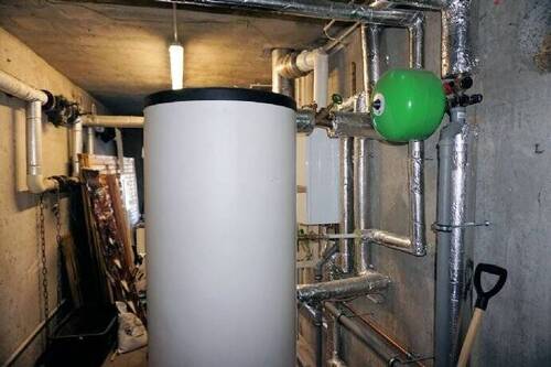 Hauptgebäude Warmwasserheizung (4) - 