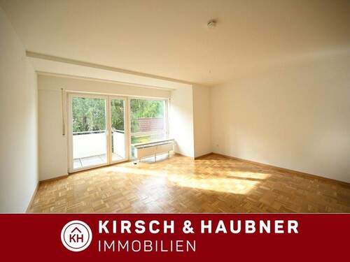 Helles Wohnzimmer mit bodentiefen Fenstern - Helle & renovierte 1,5 Zimmer Single Whg. mit hochwertiger Küche! Nürnberg - Mögeldorf