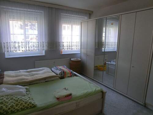 15 Schlafzimmer.JPG - 