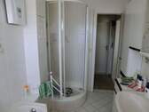 9 Dusche im Bad.JPG - 