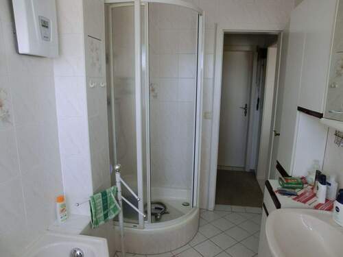 9 Dusche im Bad.JPG - 