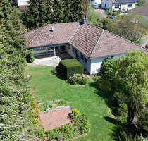 Einfamilienhaus mit Raum und großem Gartenparadies in Bad Driburg