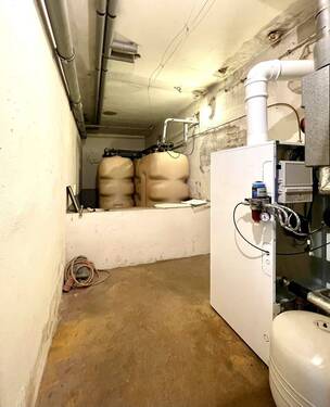 Keller mit Tanks - 