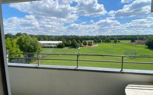 aussicht.jpeg - Großzügige Eigentumswohnung mit Balkon, Aufzug und Weitblick - Wohnen mit Potenzial in Augsburg