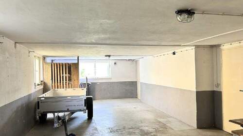 überlange u. überbreite Garage im EG - 