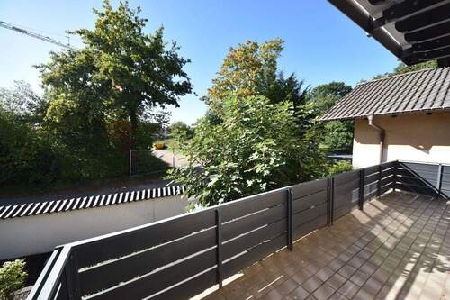 Straßenseite Terrasse - 