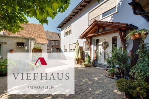Viefhaus Immobilien - Immobilienmakler für Wohn- und Gewerbeimmobilien - Zwei Wohnhäuser auf einem Grundstück in Kitzingen - vielseitig nutzbar, modern ausgestattet und mit viel Potential
