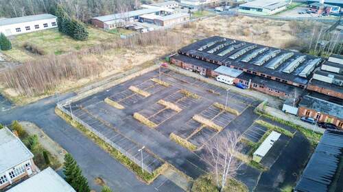 Ansicht Parkplatz - Befestigt und umzäunt - Freiflächen in Gewerbegebiet zur Miete!