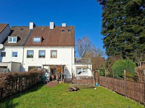 Rückansicht mit Garten - 5 Zimmer Reihenendhaus zum Kaufen in Itzehoe