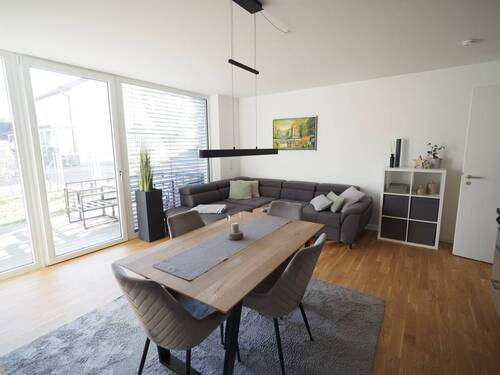 Wohnzimmer - 2 Zimmer Etagenwohnung zur Miete in Neufahrn