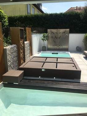 Garten_mit Pool.JPEG - Großartiges Reihenmittelhaus mit 4 großzügigen Zimmern, viel Nutzfläche und toller Gartengestaltung